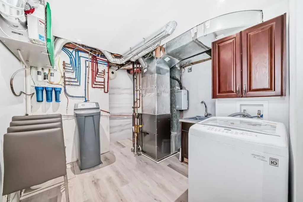 256 Riverside Mews SE Calgary AB T2C 3Y8