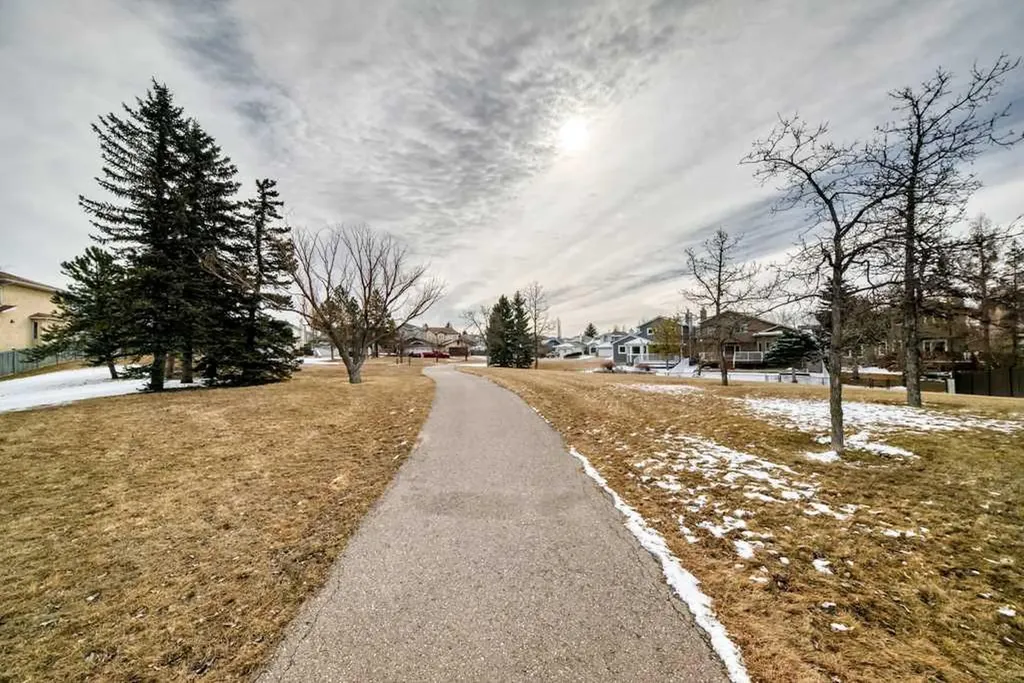 256 Riverside Mews SE Calgary AB T2C 3Y8