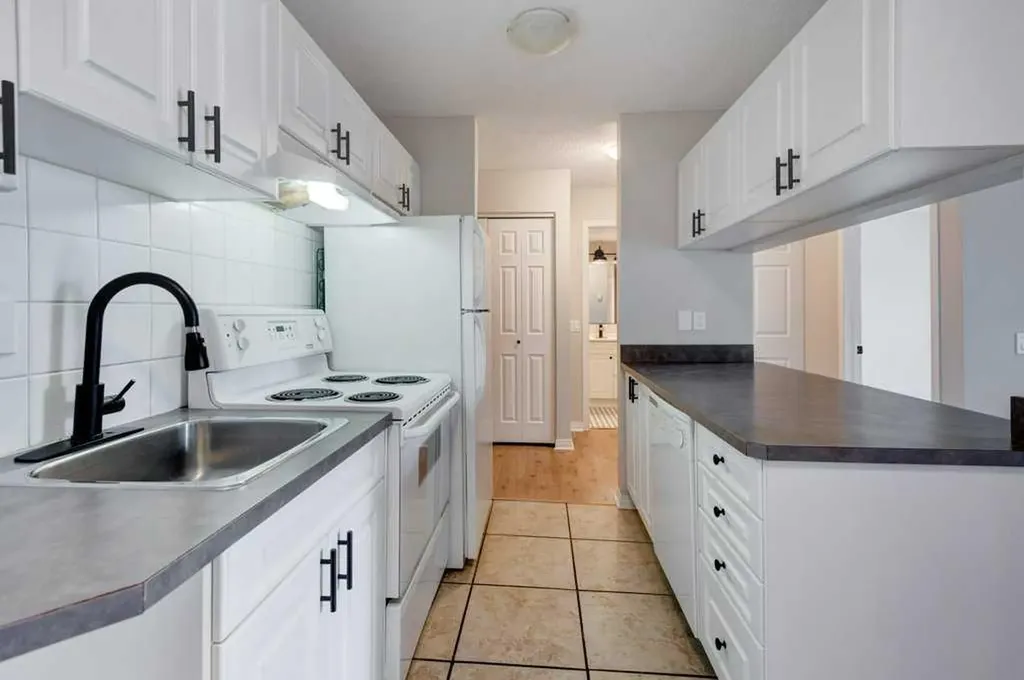 305 25 Avenue SW Calgary AB T2S 0L3