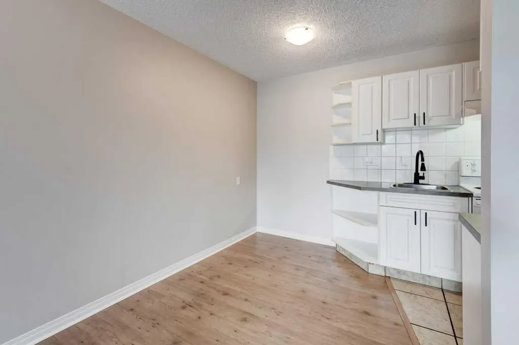 305 25 Avenue SW Calgary AB T2S 0L3