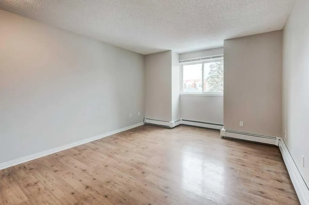 305 25 Avenue SW Calgary AB T2S 0L3