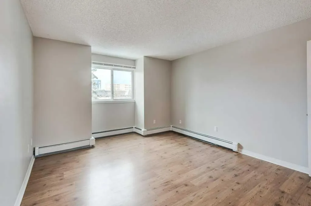 305 25 Avenue SW Calgary AB T2S 0L3