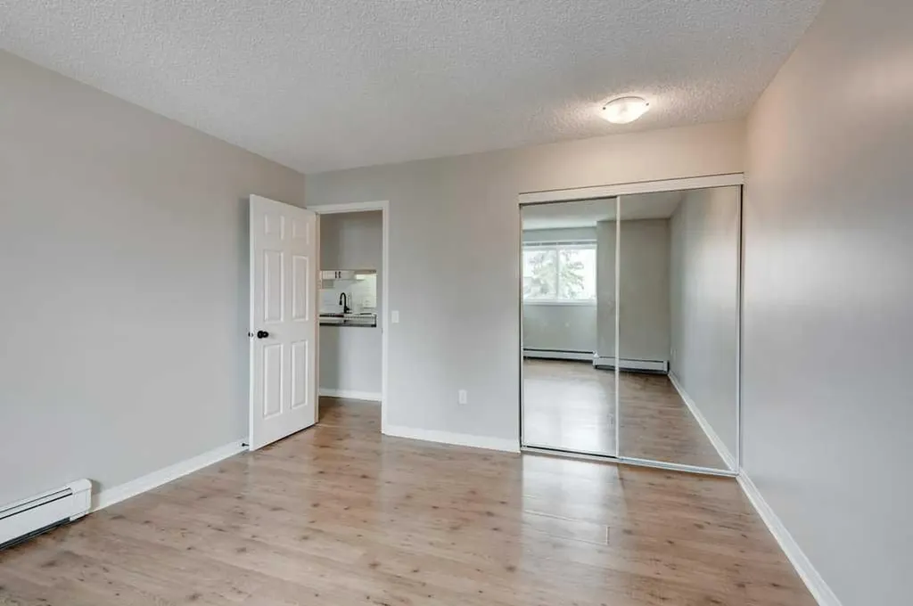 305 25 Avenue SW Calgary AB T2S 0L3