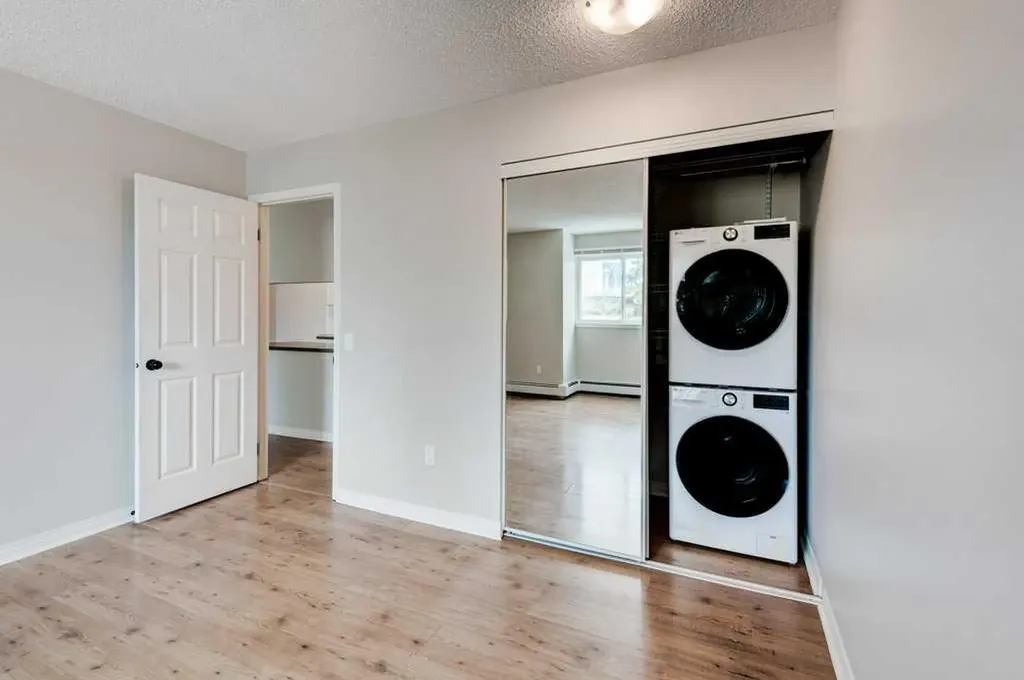 305 25 Avenue SW Calgary AB T2S 0L3