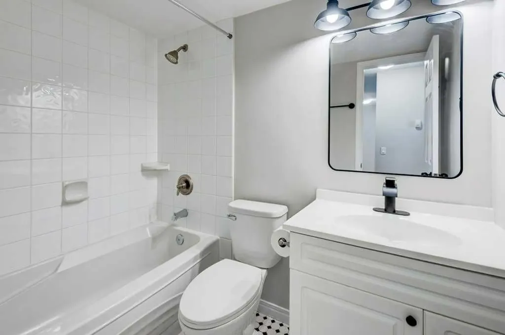 305 25 Avenue SW Calgary AB T2S 0L3