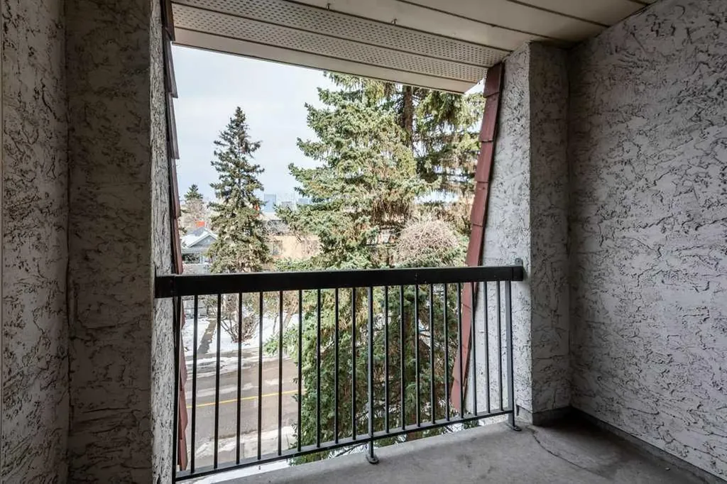 305 25 Avenue SW Calgary AB T2S 0L3