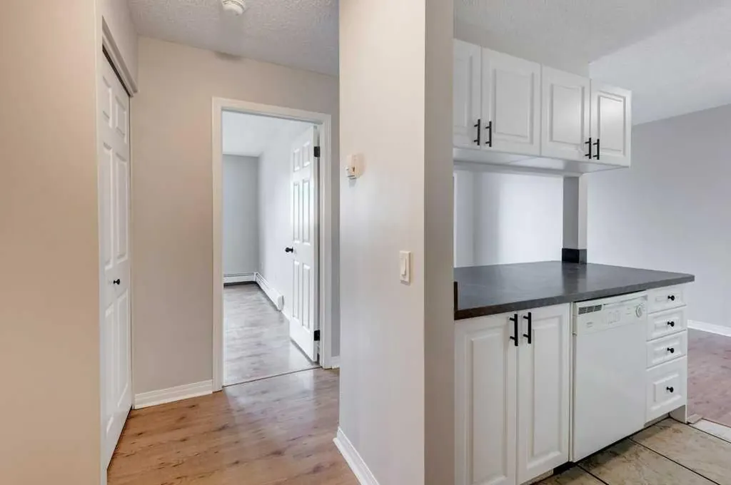 305 25 Avenue SW Calgary AB T2S 0L3