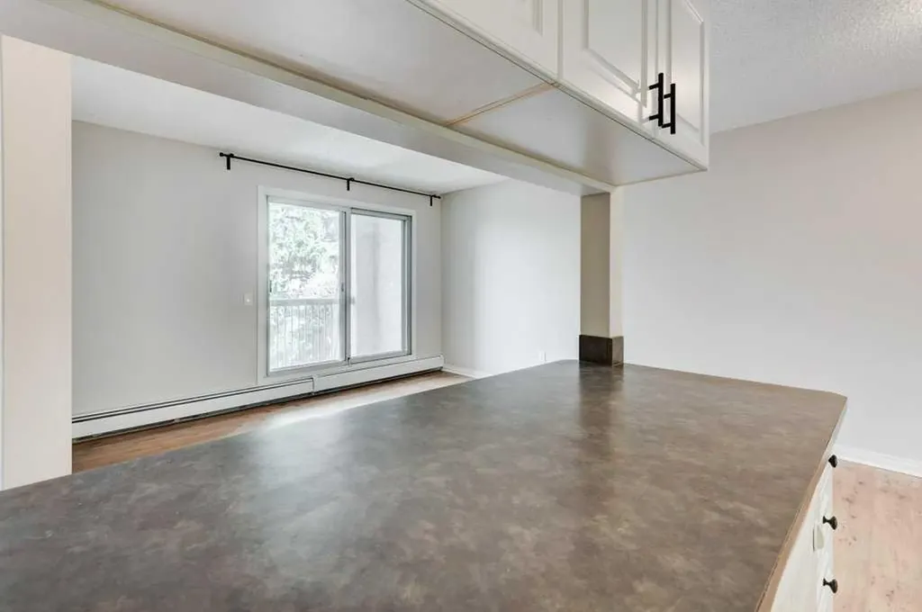 305 25 Avenue SW Calgary AB T2S 0L3