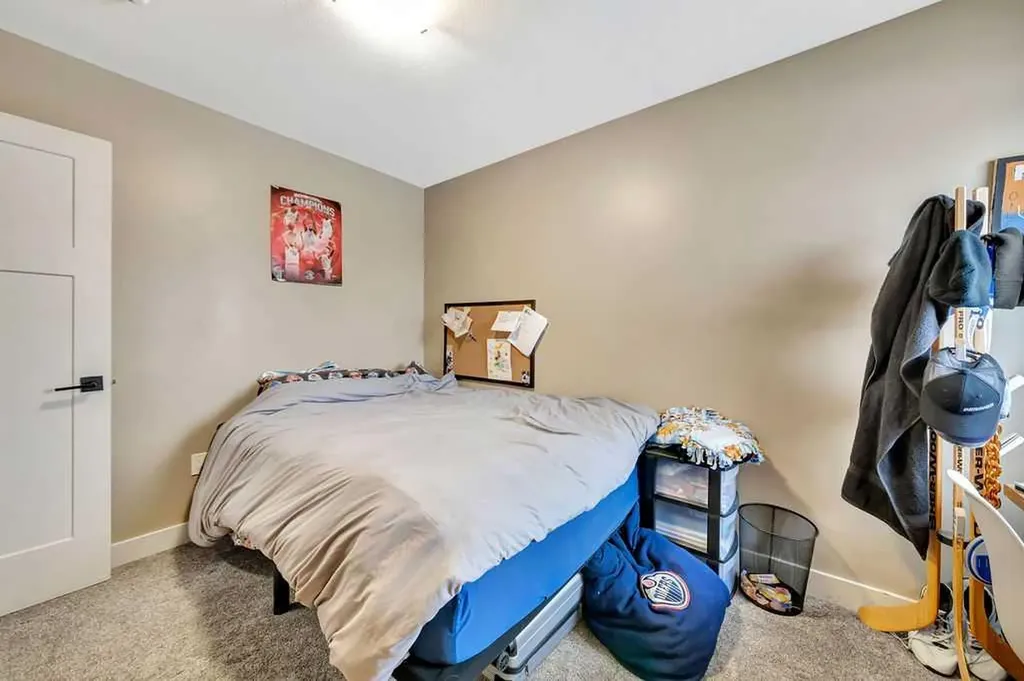 6108 17 Street Close Lloydminster AB T9V 3S2