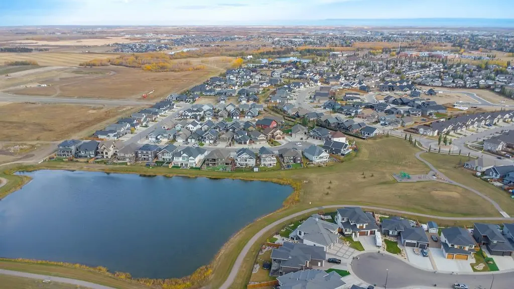 6108 17 Street Close Lloydminster AB T9V 3S2