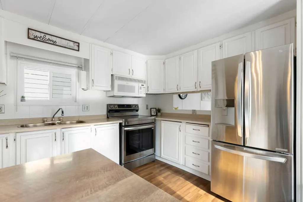 129 Big Springs Drive SE Airdrie AB T4A 1K3