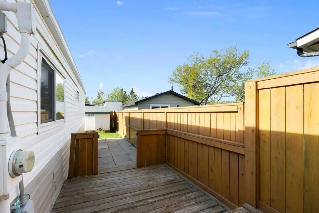 129 Big Springs Drive SE Airdrie AB T4A 1K3