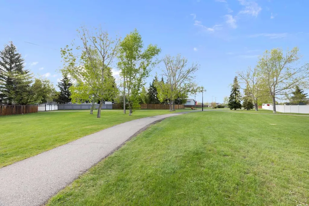 129 Big Springs Drive SE Airdrie AB T4A 1K3