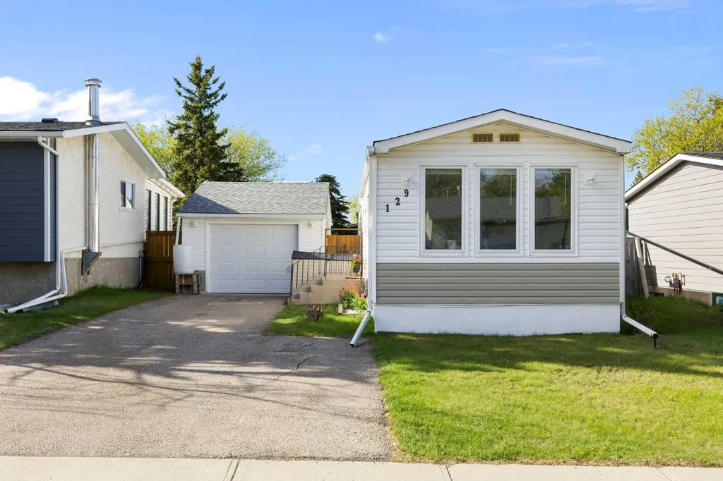 129 Big Springs Drive SE Airdrie AB T4A 1K3