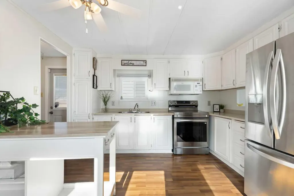 129 Big Springs Drive SE Airdrie AB T4A 1K3