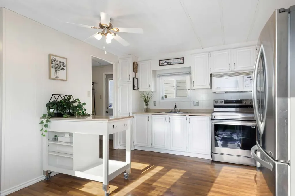 129 Big Springs Drive SE Airdrie AB T4A 1K3