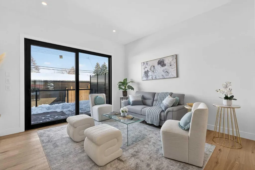 416 36 Street SW Calgary AB T3C 1P7