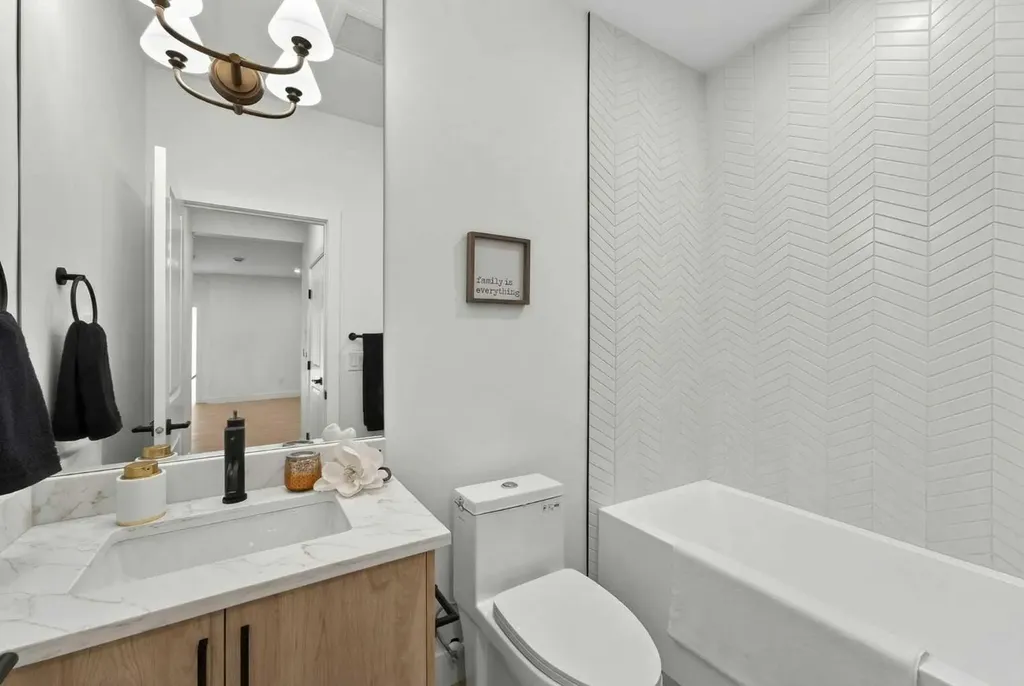 416 36 Street SW Calgary AB T3C 1P7