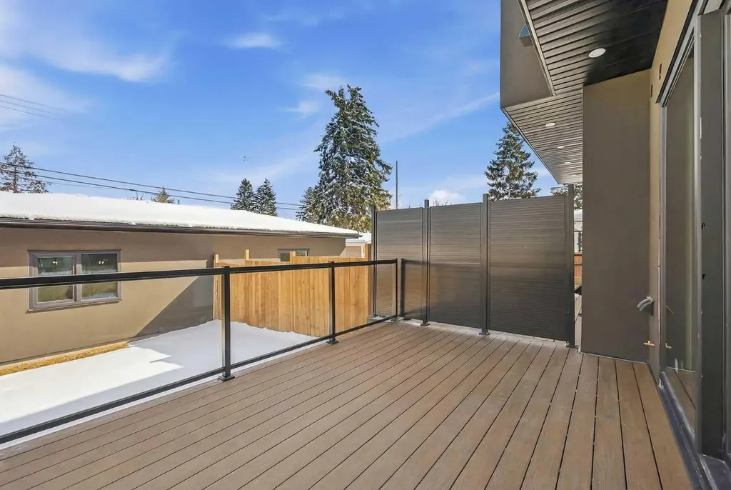 416 36 Street SW Calgary AB T3C 1P7