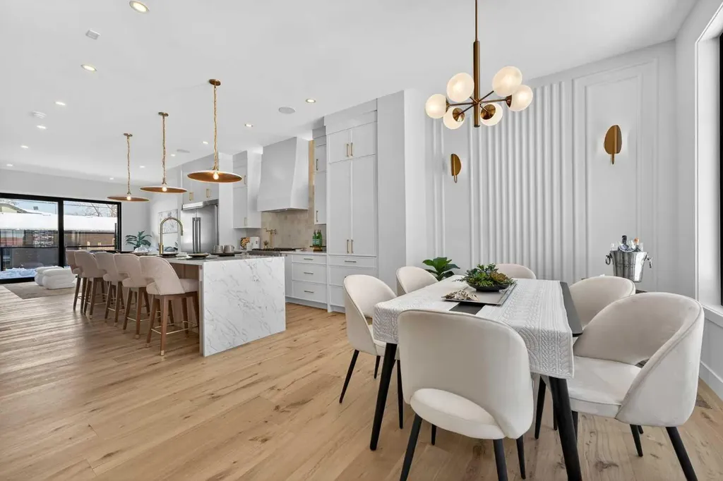 416 36 Street SW Calgary AB T3C 1P7