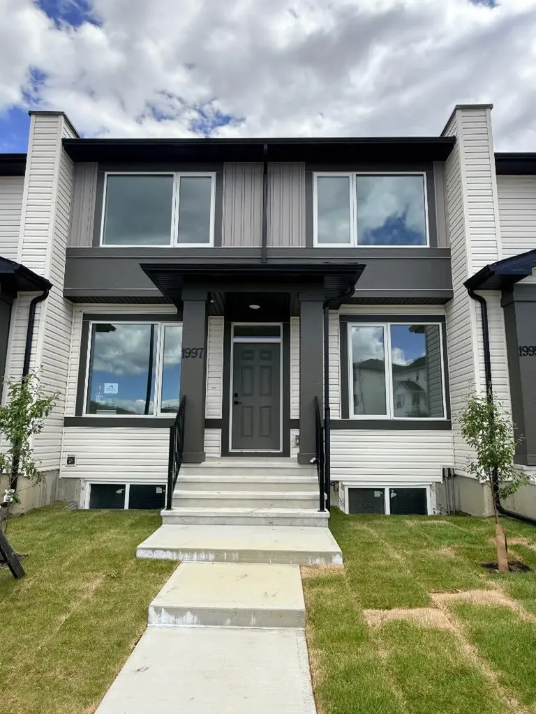 1997 Mccaskill Drive Crossfield AB T0M 0S0