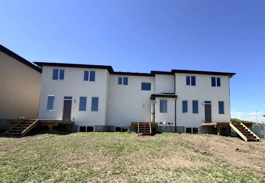 1997 Mccaskill Drive Crossfield AB T0M 0S0