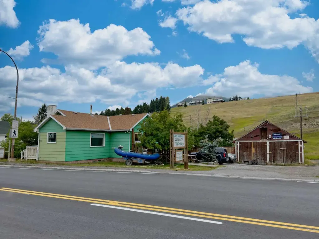 8301 20 Avenue Coleman AB T0K 0M0