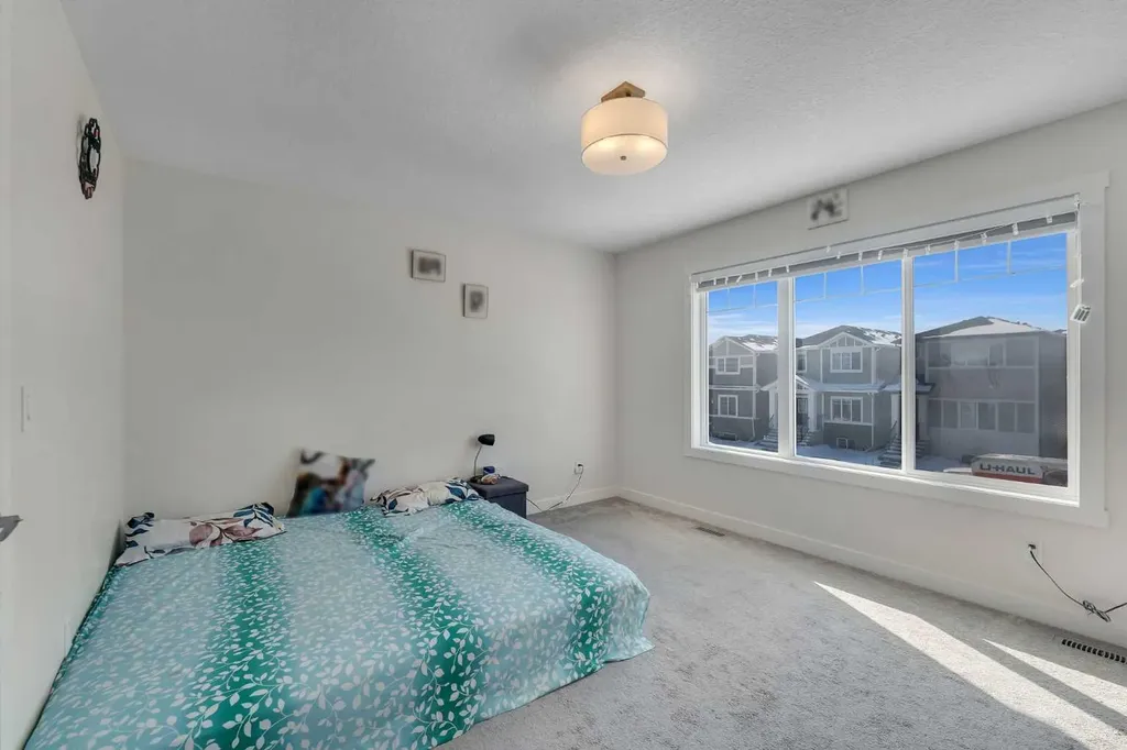 726 Bayview Hill SW Airdrie AB T4B 5M4