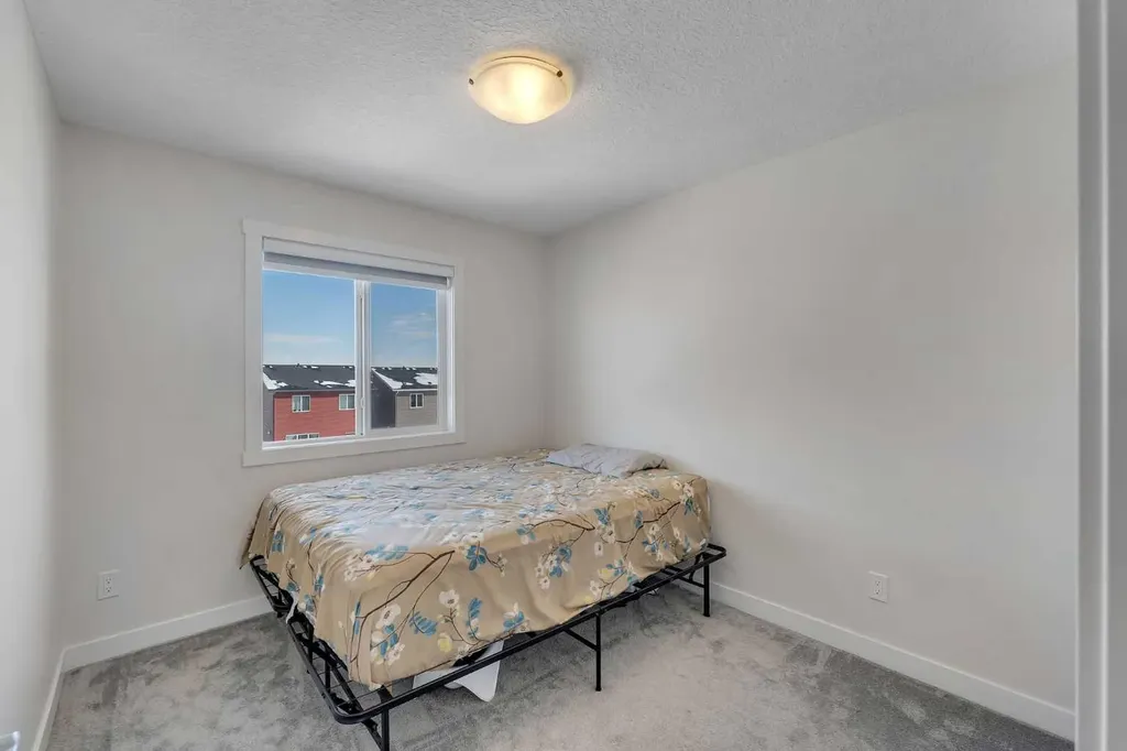 726 Bayview Hill SW Airdrie AB T4B 5M4