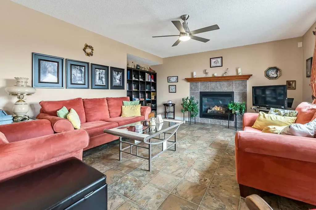 43 Sheep River Heights Okotoks AB T1S 2A1