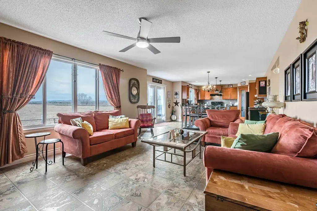 43 Sheep River Heights Okotoks AB T1S 2A1