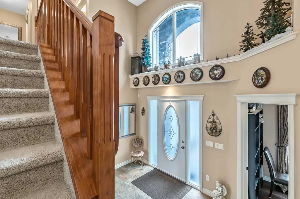 43 Sheep River Heights Okotoks AB T1S 2A1