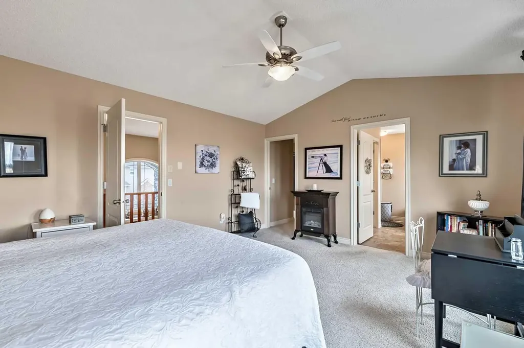 43 Sheep River Heights Okotoks AB T1S 2A1