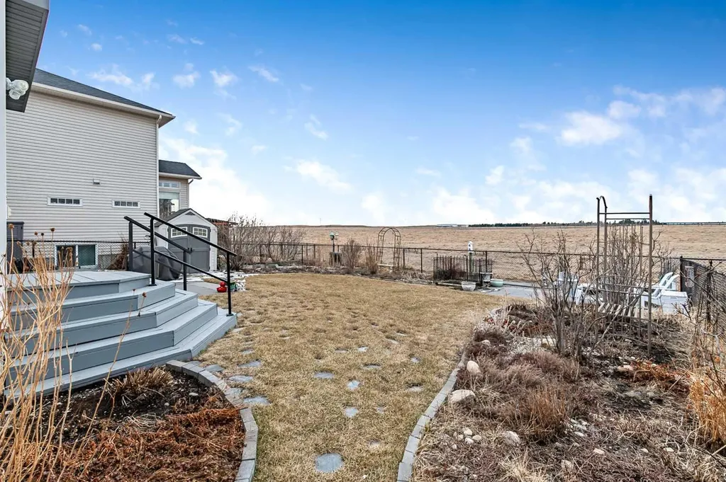 43 Sheep River Heights Okotoks AB T1S 2A1