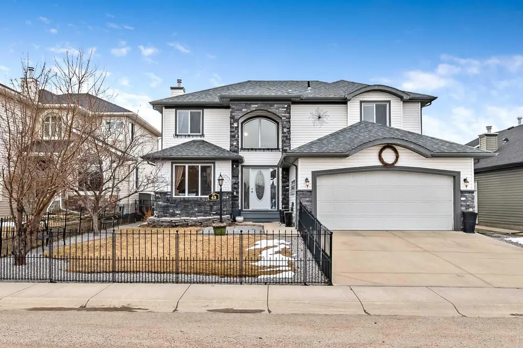 43 Sheep River Heights Okotoks AB T1S 2A1