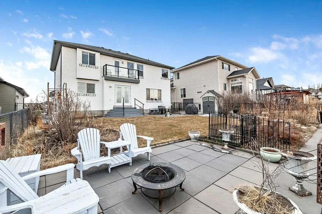 43 Sheep River Heights Okotoks AB T1S 2A1
