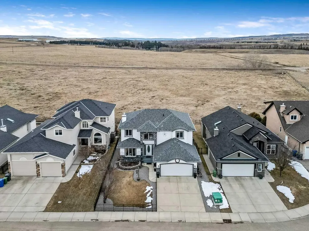 43 Sheep River Heights Okotoks AB T1S 2A1