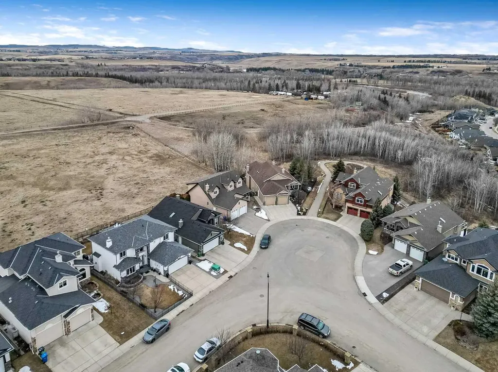 43 Sheep River Heights Okotoks AB T1S 2A1