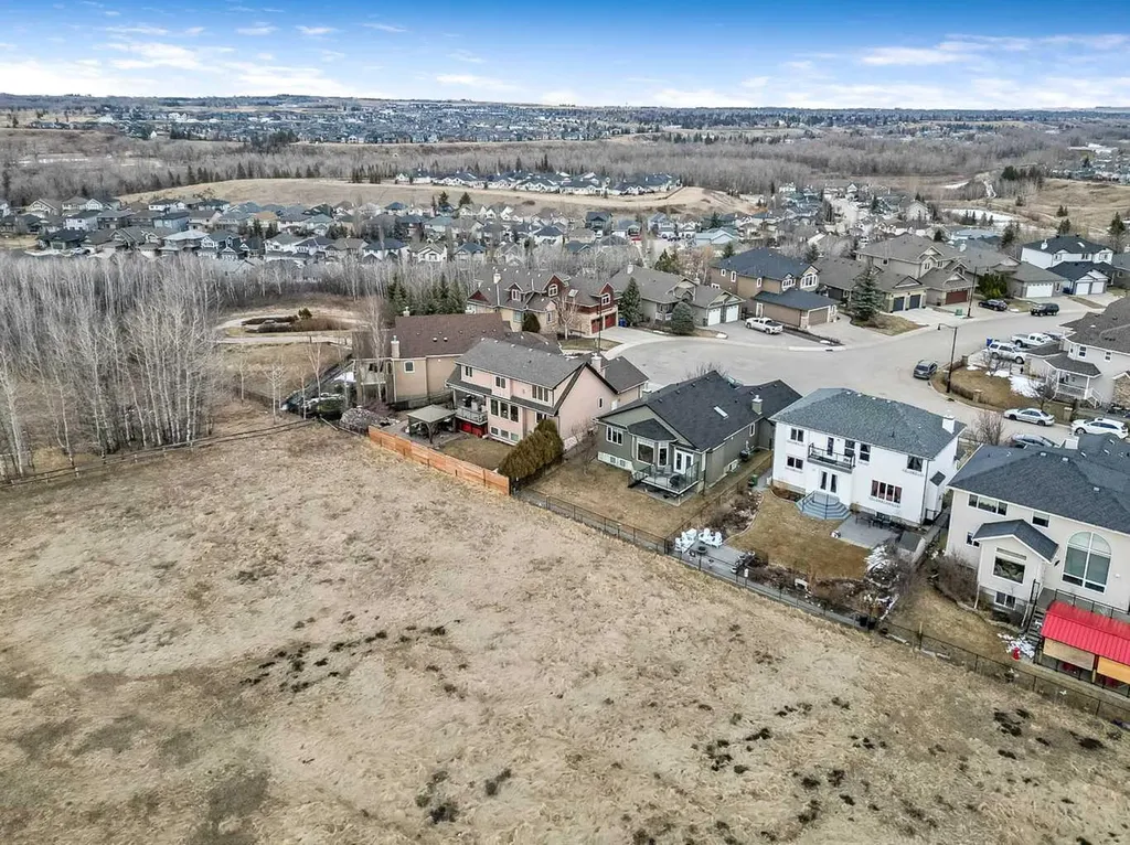 43 Sheep River Heights Okotoks AB T1S 2A1