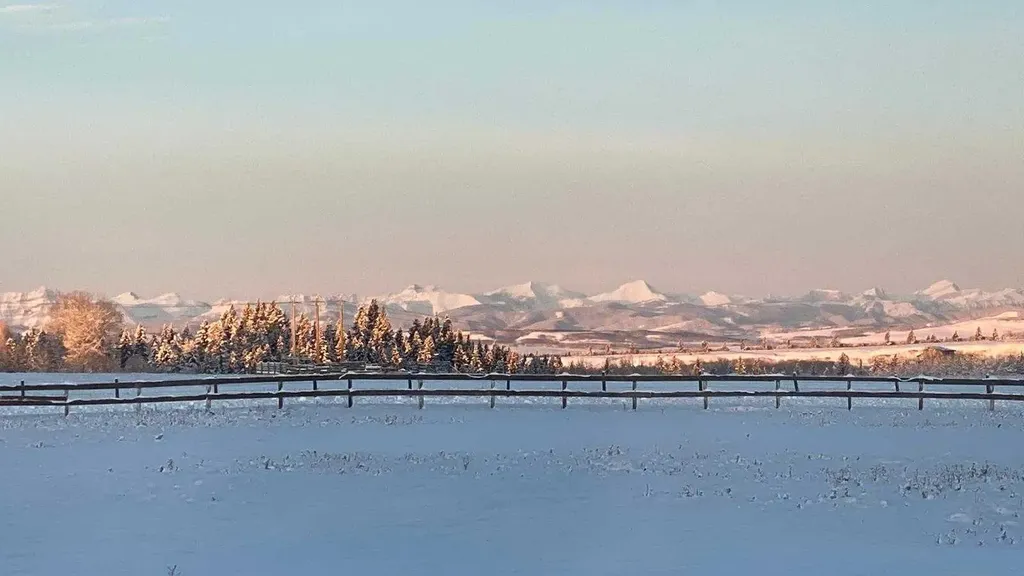 43 Sheep River Heights Okotoks AB T1S 2A1