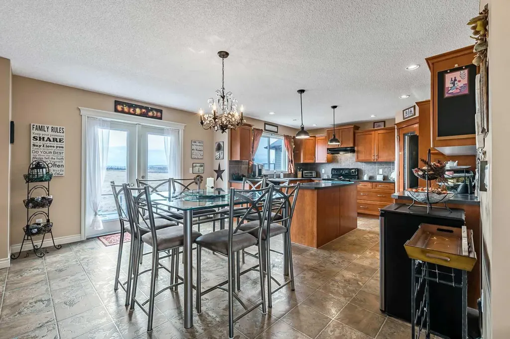 43 Sheep River Heights Okotoks AB T1S 2A1