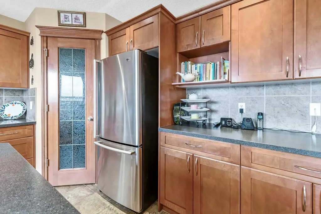 43 Sheep River Heights Okotoks AB T1S 2A1