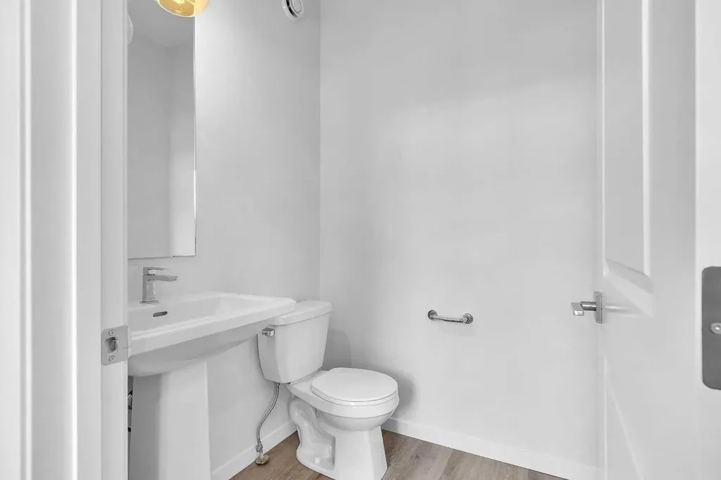 20 Iris Crescent Okotoks AB T1S 5V5