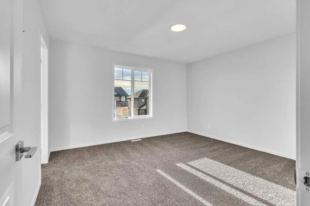 20 Iris Crescent Okotoks AB T1S 5V5