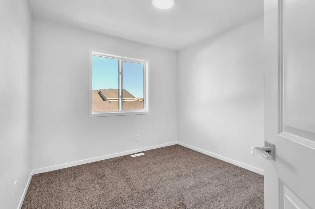 20 Iris Crescent Okotoks AB T1S 5V5