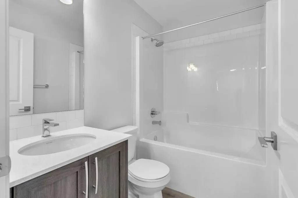 20 Iris Crescent Okotoks AB T1S 5V5