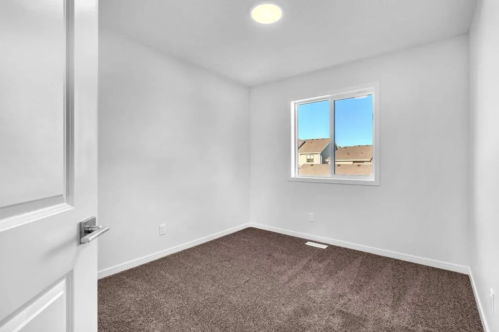 20 Iris Crescent Okotoks AB T1S 5V5