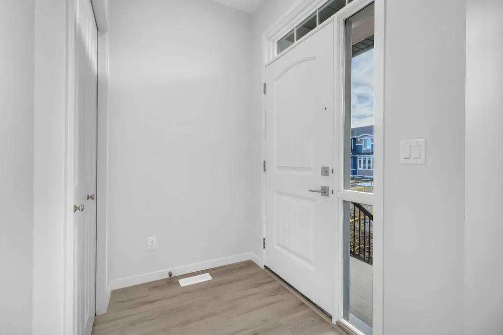 20 Iris Crescent Okotoks AB T1S 5V5