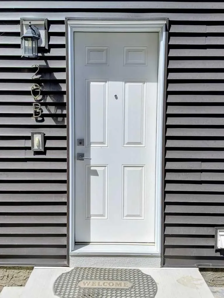 20 Iris Crescent Okotoks AB T1S 5V5