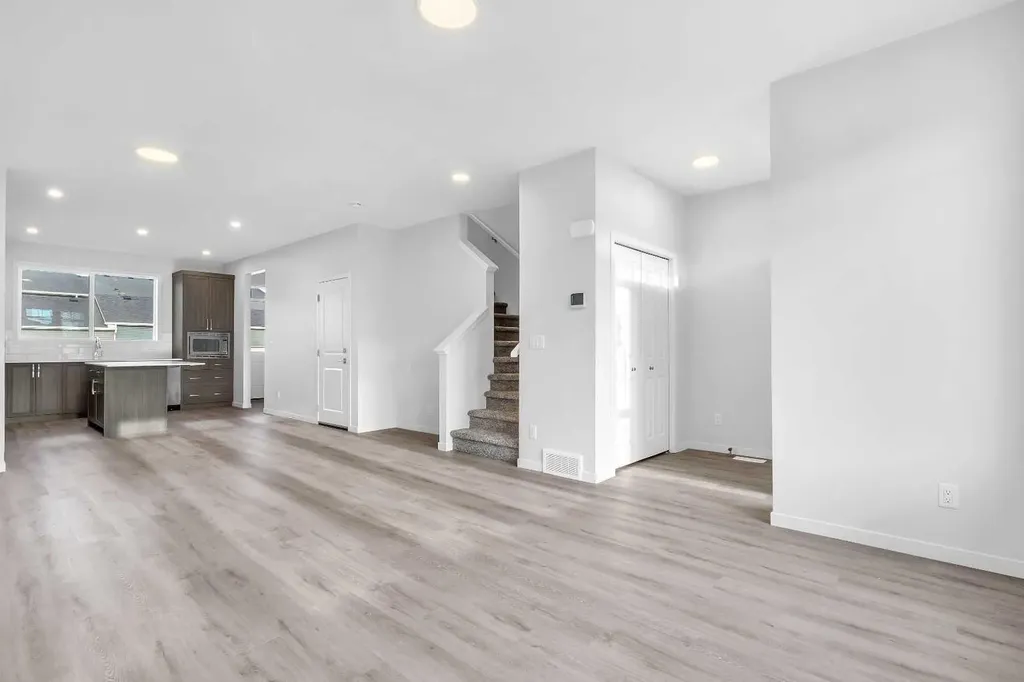 20 Iris Crescent Okotoks AB T1S 5V5